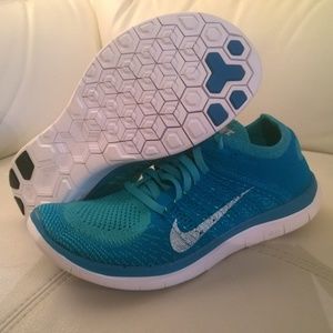 NEW Nike Free Flyknit 4.0 Womens